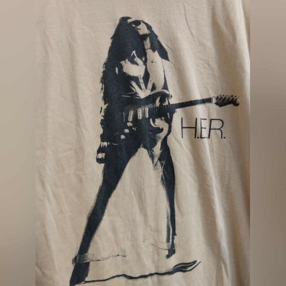 H.E.R. Long Sleeve Graphic T-shirt - Picture 3 of 5